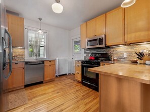 Private kitchen - Charming South Minneapolis Bungalow (Minneapolis)