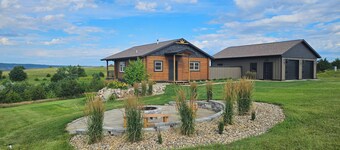 3 miles from Platte Creek boat dock & public hunting!