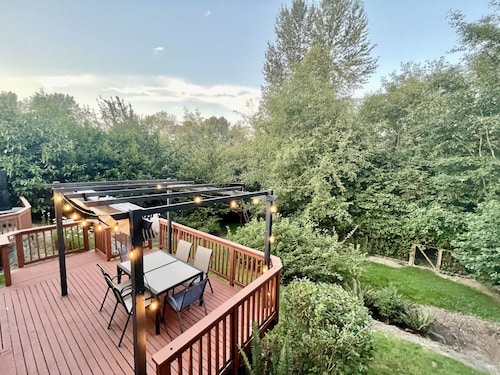 Boutique & Spacious Home w/ Parking & Privacy - On Hawaiian Time