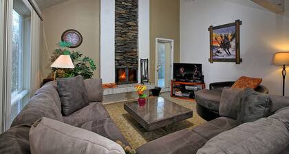 The perfect ski house! Stay in this 3 bedroom home Moose