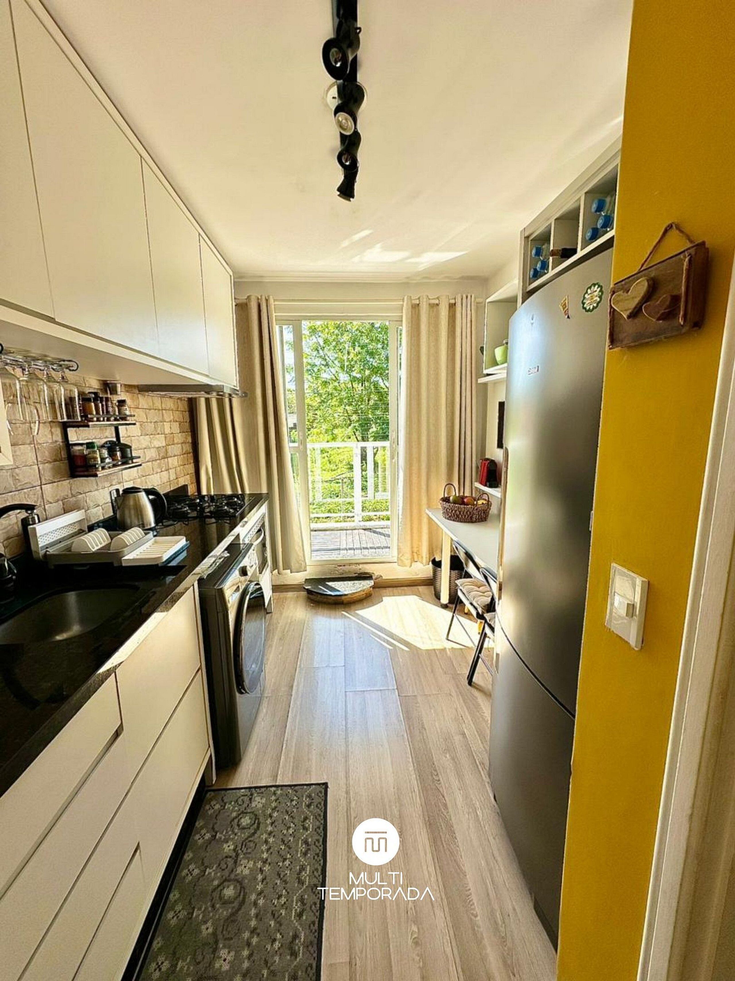 Apartamento luxo, vista para a montanha | Cozinha privada | Geladeira, micro-ondas, liquidificador