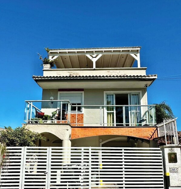 Fachada da propriedade