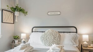 3 soverom, strykejern/-brett, reiseseng for barn og wi-fi