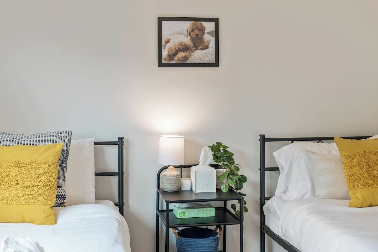 3 habitaciones, tabla de planchar con plancha, cuna de viaje y wifi 