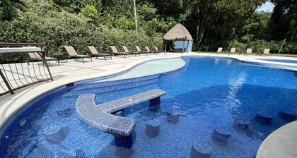 20BR Private Resort w/Chef Service and Driver