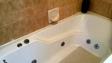 Suihkun ja ammeen yhdistelmä