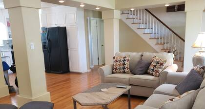 Lovely and relaxing 2-story in Belmont