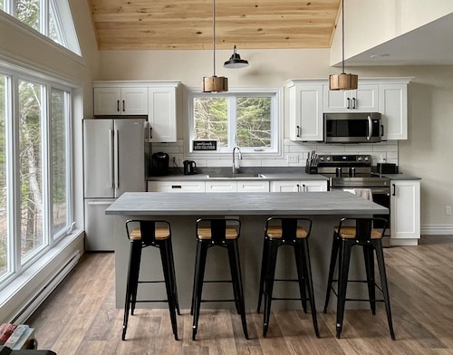 Relax and Revitalize at Sprucewood Cottage