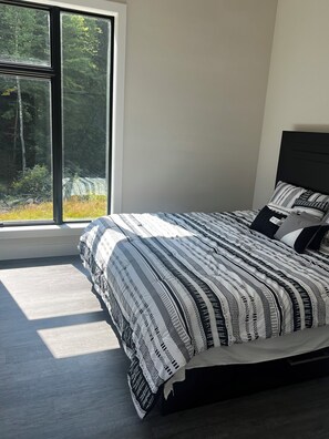 4 bedrooms, free WiFi, bed sheets