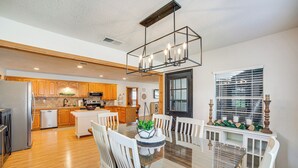 Dining - Spacious Deck: Waterfront Home in Gun Barrel City! (Gun Barrel City)