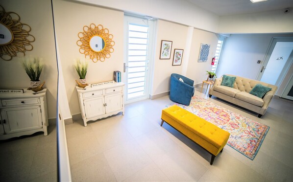 Family Townhome, Multiple Bedrooms, Balcony, City View | Living area | Offices