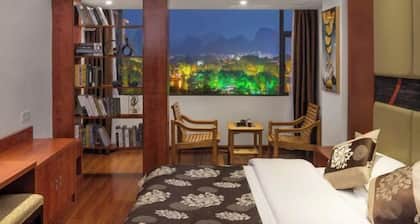 Lixin Hotel (Guilin Sun Moon Twin Pagodas & Elephant Trunk Hill Scenic Area Branch)