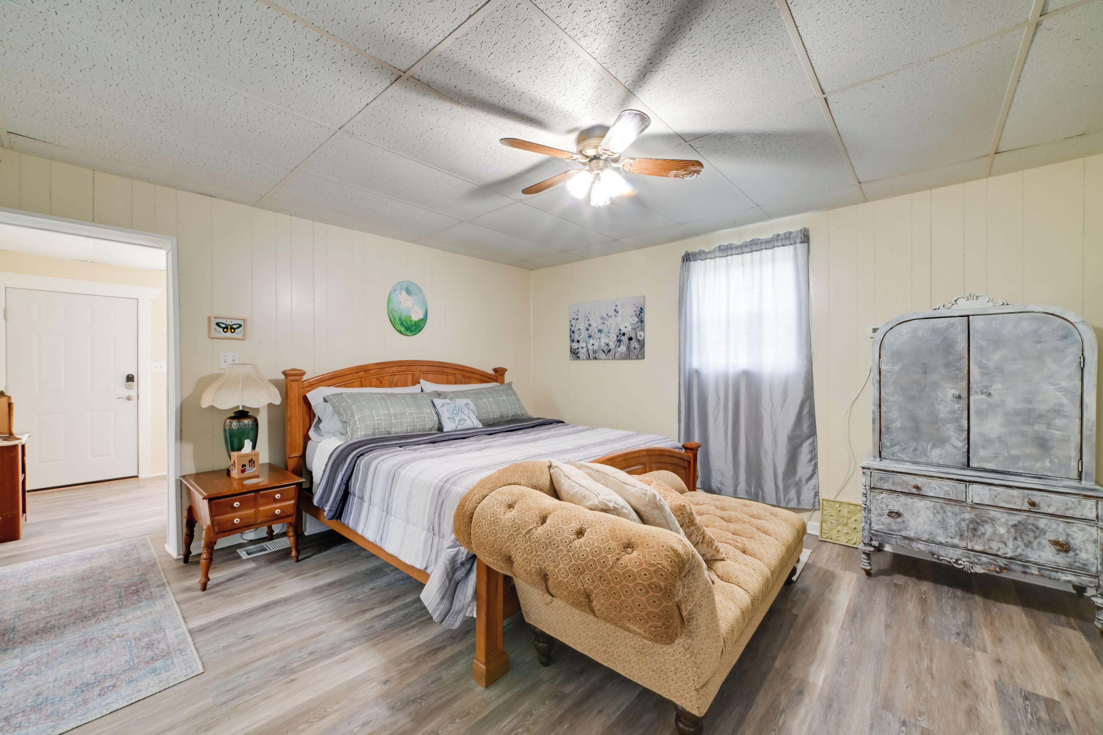 1 bedroom, iron/ironing board, internet, bed sheets