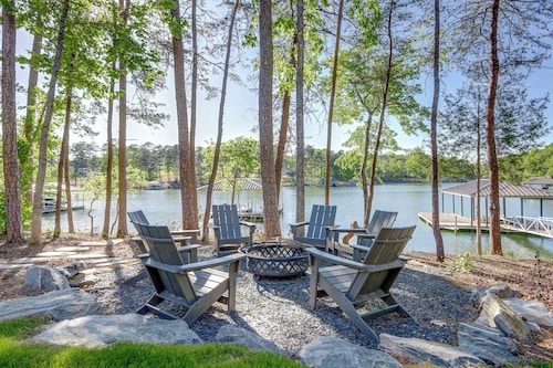 Brand New 6BR/6BA Luxury, 20min to Clemson. Wooded flat lot/firepit/pool table!