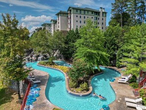 Indoor pool, outdoor pool - Exquisite RiverStone Resort&Spa,24 HR Pool,Lazy River, By Dollywood & Parkway (Pigeon Forge)