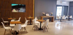 Reception - Urquiza Suites Salta (Salta)
