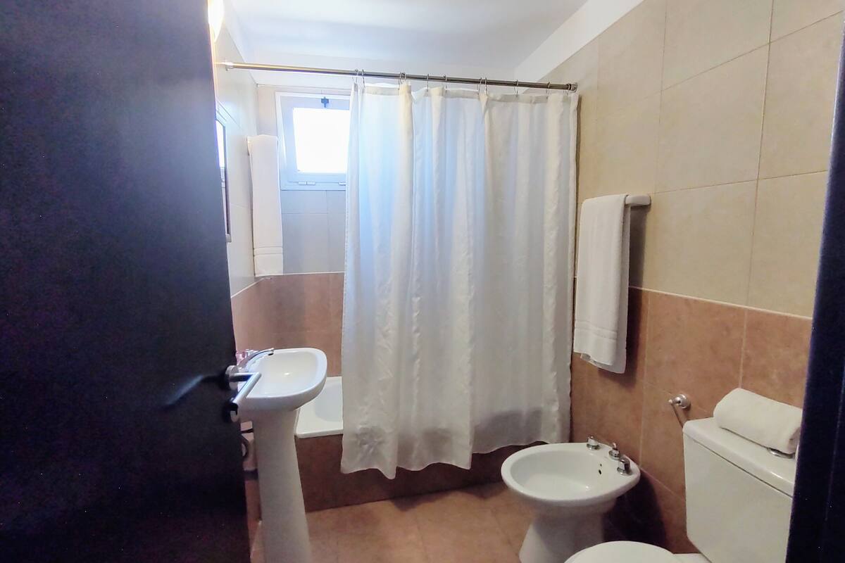 standard studio suite | bathroom