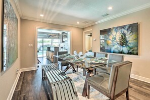 Dining - Luxe Cape Coral Escape w/ Pool: 4 Mi to Beach (Cape Coral)