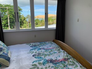 3 bedrooms, iron/ironing board, free WiFi