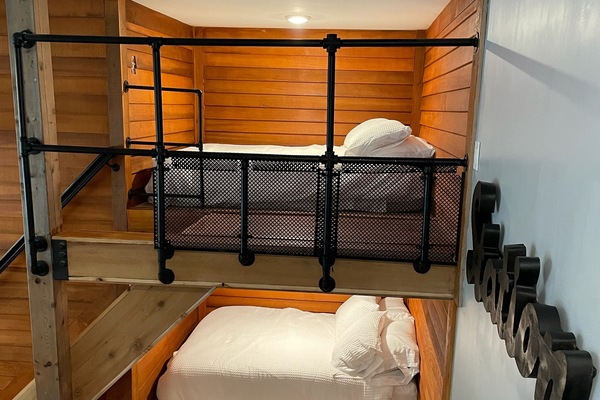 2 sovrum, skrivbord, strykjärn/strykbräda och gratis wi-fi