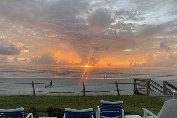 Am Strand, Liegestühle, Strandtücher