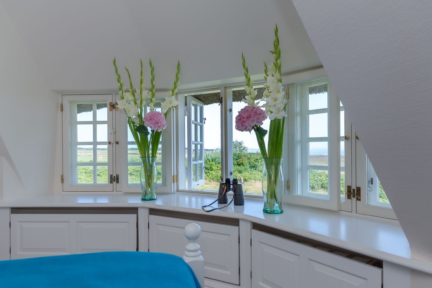 2 slaapkamers, een kluis op de kamer, een bureau