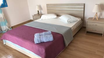 Apartment | 2 bedrooms, travel cot, free WiFi, bed sheets