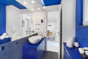 Shower, hair dryer, towels - Leucosia (Sorrento)