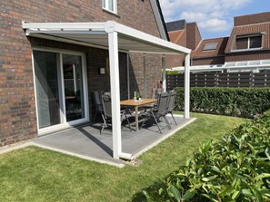 Outdoor dining - Vacation home Krabbenpadd 9b - Holiday home "MeerZeit" Krabbenpadd 9b (Wittmund)