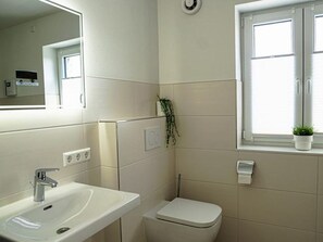 Shower, hair dryer - Vacation home Krabbenpadd 9b - Holiday home "MeerZeit" Krabbenpadd 9b (Wittmund)