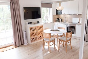 Unclassified image, 3 of 18, button