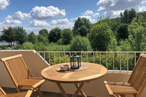 Outdoor dining - fewo1846 - OstseeNest (App. 675) / Studio apartment with balcony on the 2nd floor - (Harrislee)