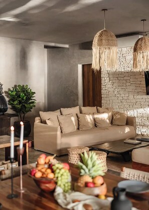 TV - Villa Moloch, Tulum – Beachfront • Chef Included (Tulum)