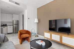 TV, stereo - Amazing Chueca 1BR, in the heart of Madrid, by Blueground (Madrid)