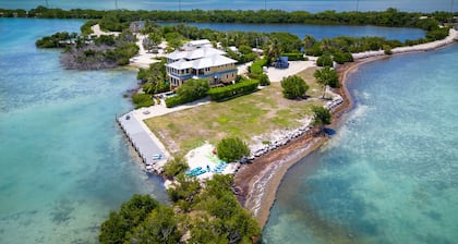 Relax on your Oceanfront villa on Seapalm island