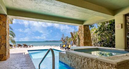 ✦Unwind on your Oceanedge villa on Seapalm island✦