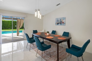 Dining - Chill dream house in Palm Springs Pool and SPA with View (Palm Springs)