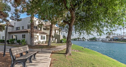 LAKE View Condo: Comm Htd POOL, Spa, Pickleball Cts, King Beds & TVs Both BRs