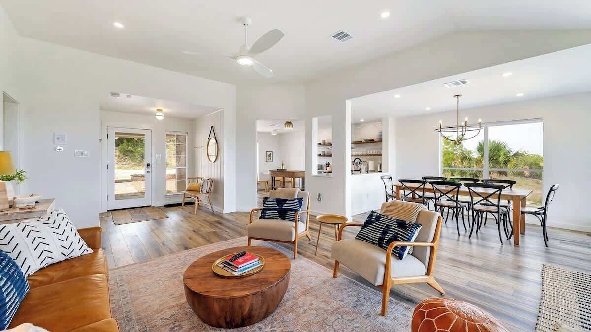 Smart TV, fireplace, video games, books