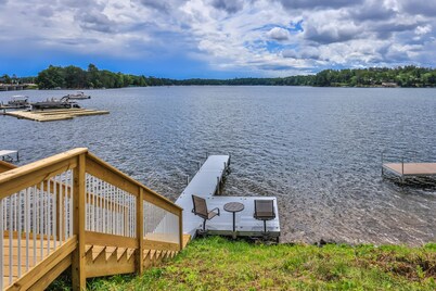 3-story lakefront home near downtown with lake & dock access, washer/dryer, deck