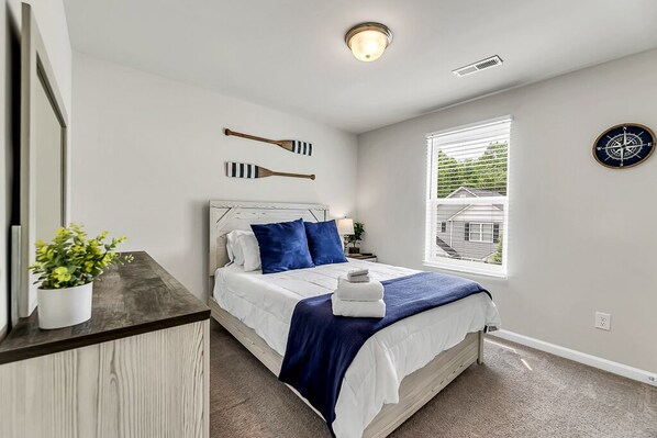 3 bedrooms, desk, iron/ironing board, free WiFi