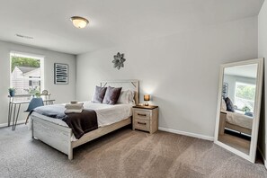 3 Schlafzimmer, Schreibtisch, Bügeleisen/Bügelbrett, kostenloses WLAN