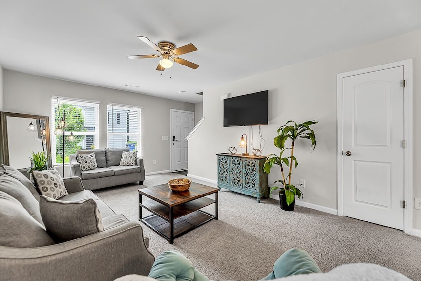 Sleeps 6 - 3 Queen Beds - 2 Mi Wake Forest + Hospital - Winston-Salem, NC