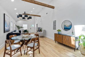 Interior - Black Swan House- ATL Lux Living (Atlanta)