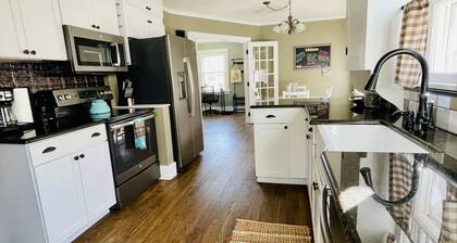 Cozy Casa - Downtown by Beautiful Park & Riverwalk