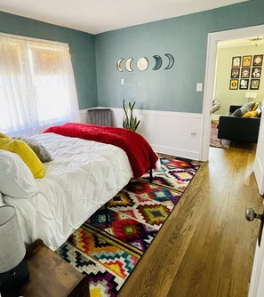 2 bedrooms, desk, iron/ironing board, travel crib