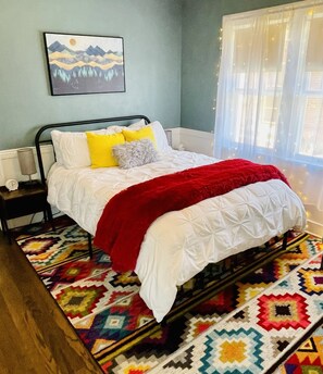 2 bedrooms, desk, iron/ironing board, travel crib