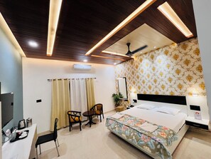 Cunas, camas plegables/adicionales, wifi gratis y ropa de cama 