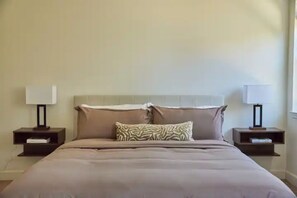 3 bedrooms, desk, laptop workspace, iron/ironing board