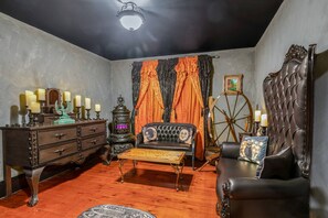 Interior - The Warlock House: Spellbound Salem Stay – Sleep Where Magic Lives! (Salem)
